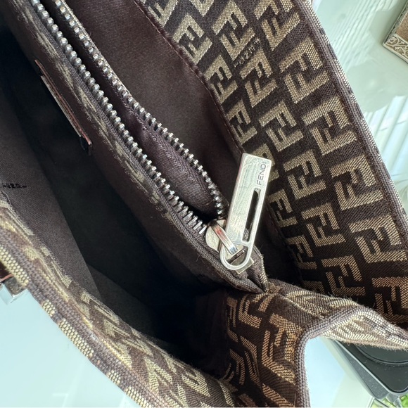 Vintage Fendi Printed Handbag - Picture 9 of 11